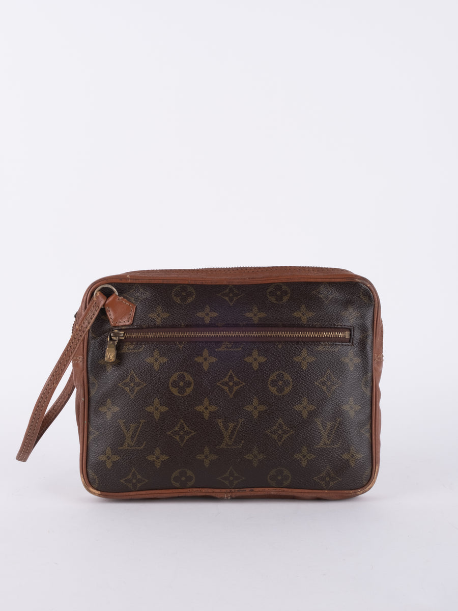 LOUIS VUITTON clutch