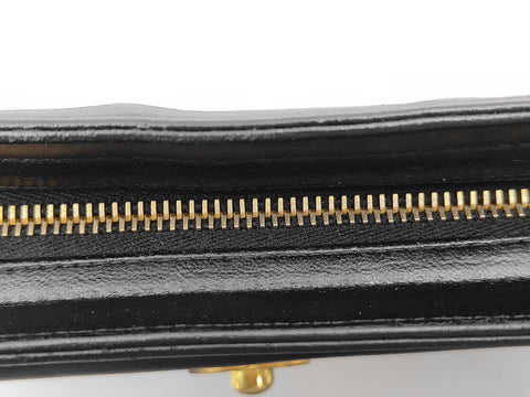 Chanel Black Leather Coco Mark Turn-Lock Wristlet Clutch Bag) 1996 נדיר במיוחד