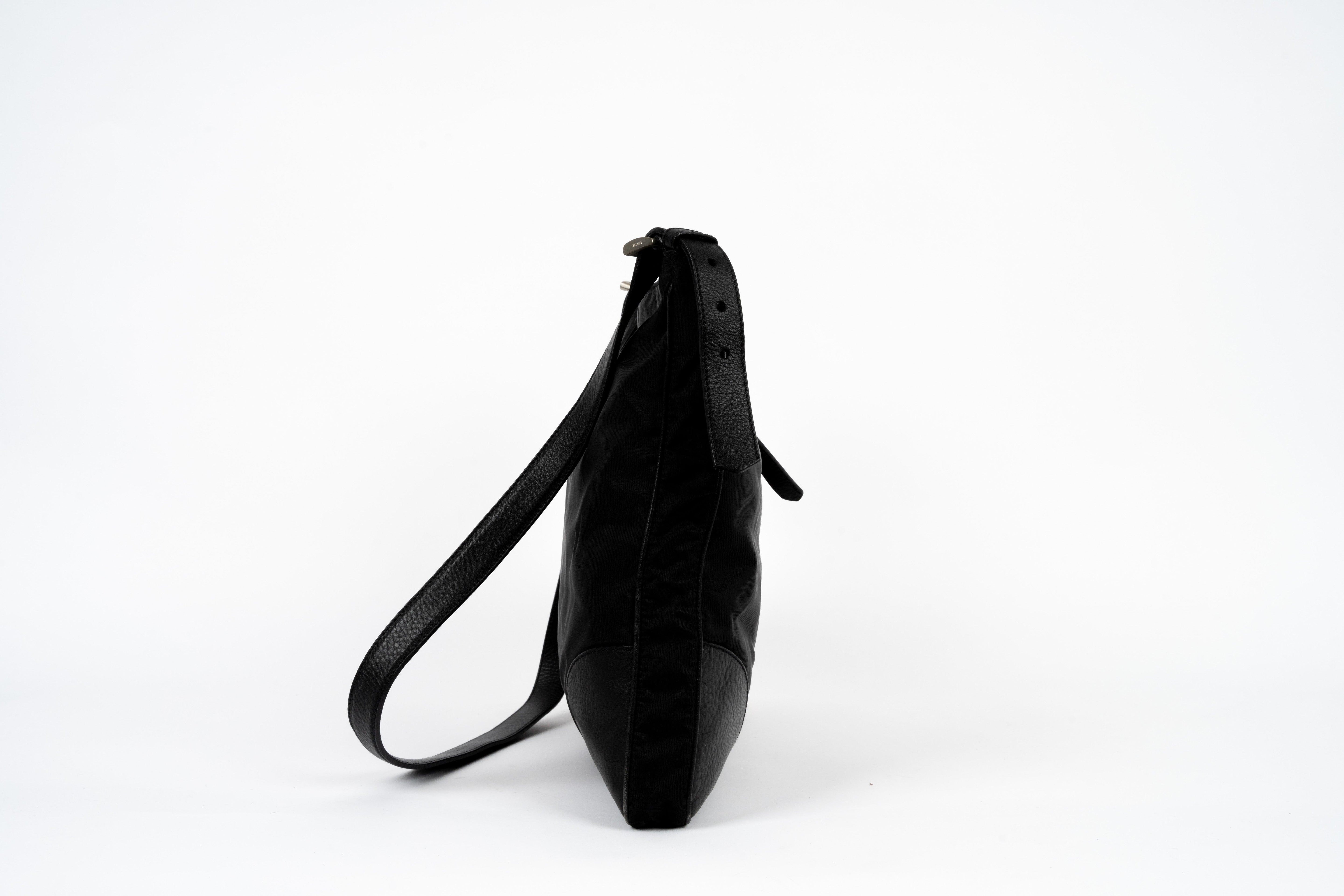 Crossbody Black Nylon Bag - Volver
