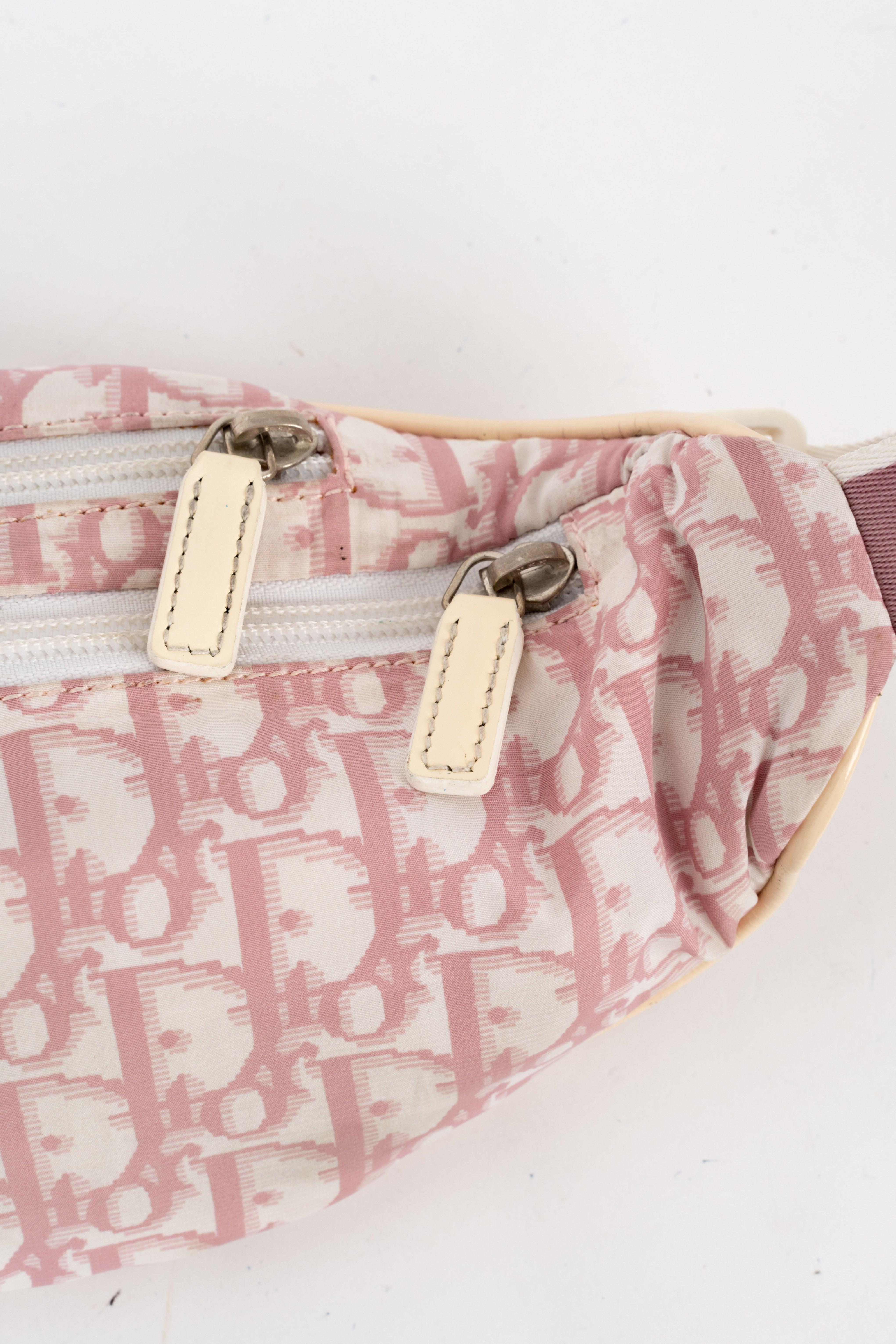 '2' Trotter Pink Pouch - Volver