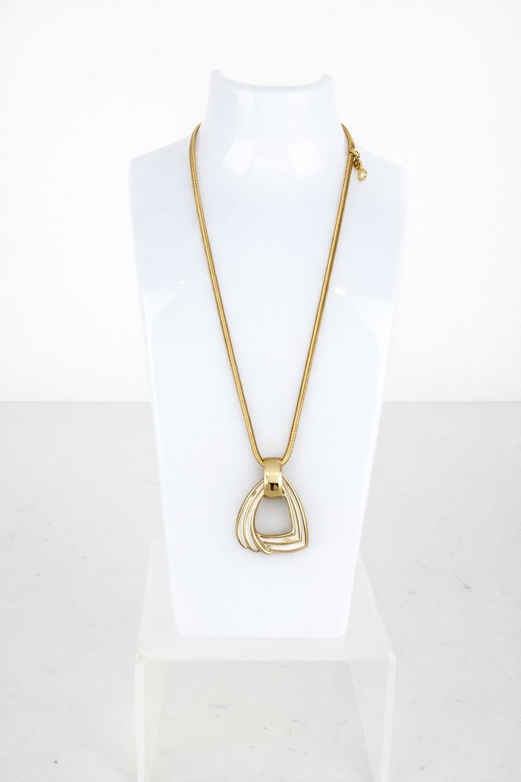 BURMA PARIS Necklace Gold Pendant - נדיר במיוחד