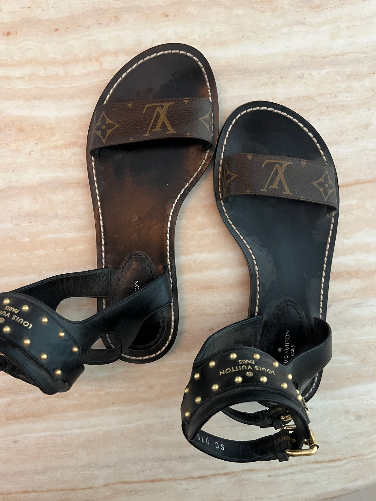 LOUIS VUITTON Passenger Flat Ankle Cuff 37 size