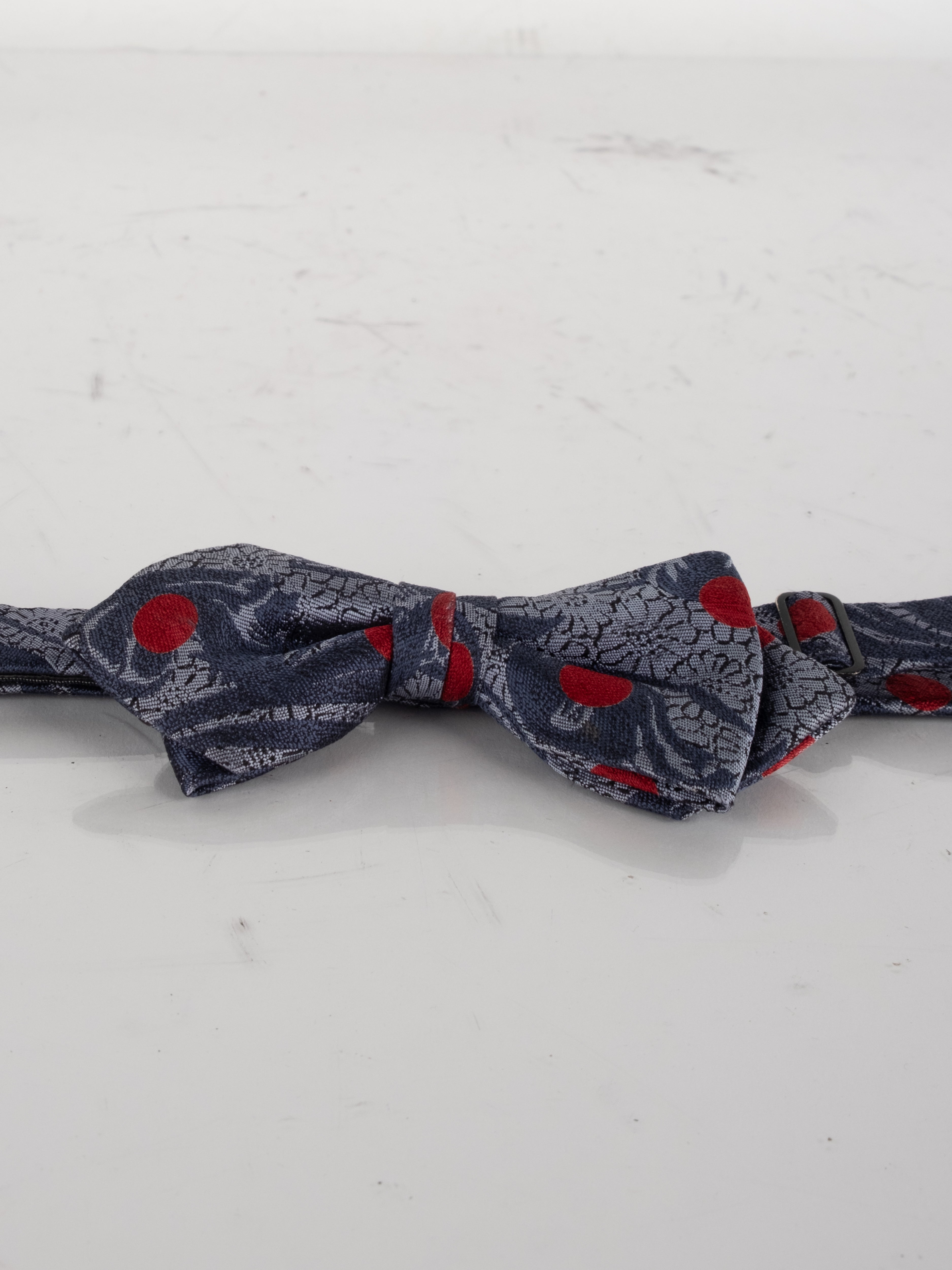 Vintage Bow Tie – Blue & Red Pattern