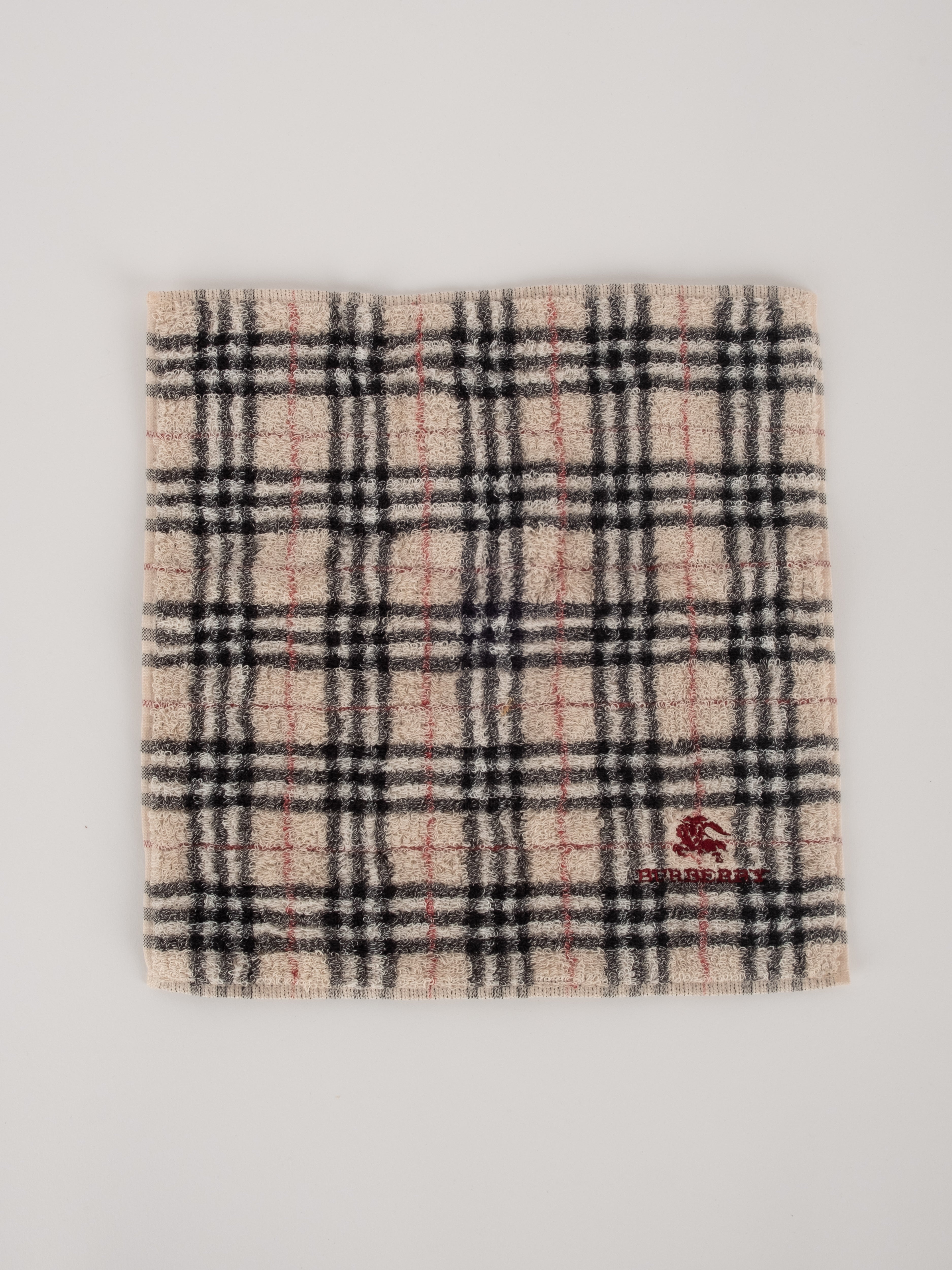 Burberry Checked Wool Towel – Beige / Black