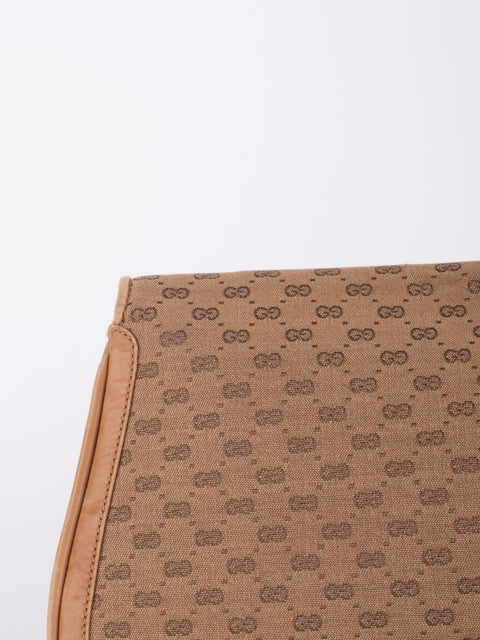 Gucci GG Supreme Vintage Flap Clutch