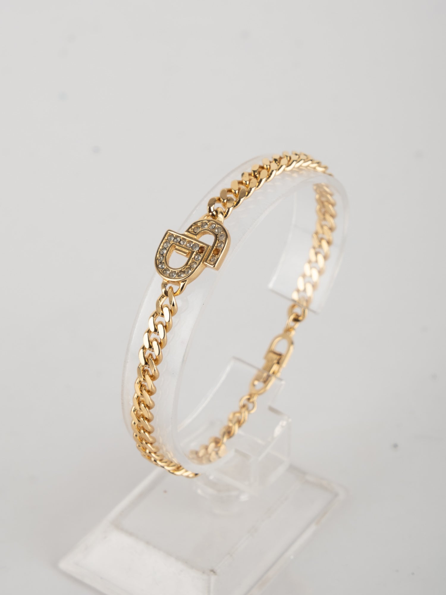 Christian Dior Vintage Gold Logo Bracelet דרוש צילום
