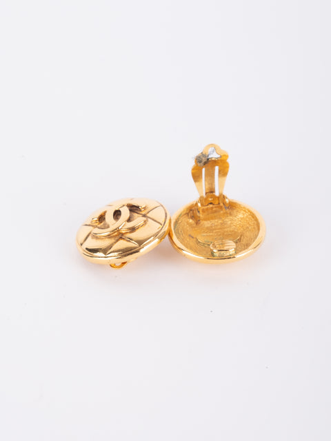 CHANEL Gold-Tone Interlocking Knot Clip-On Earrings – Karl Lagerfeld Era