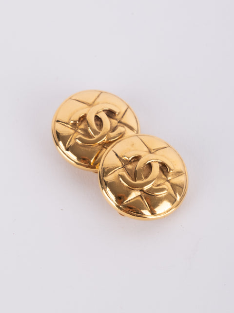 CHANEL Gold-Tone Interlocking Knot Clip-On Earrings – Karl Lagerfeld Era