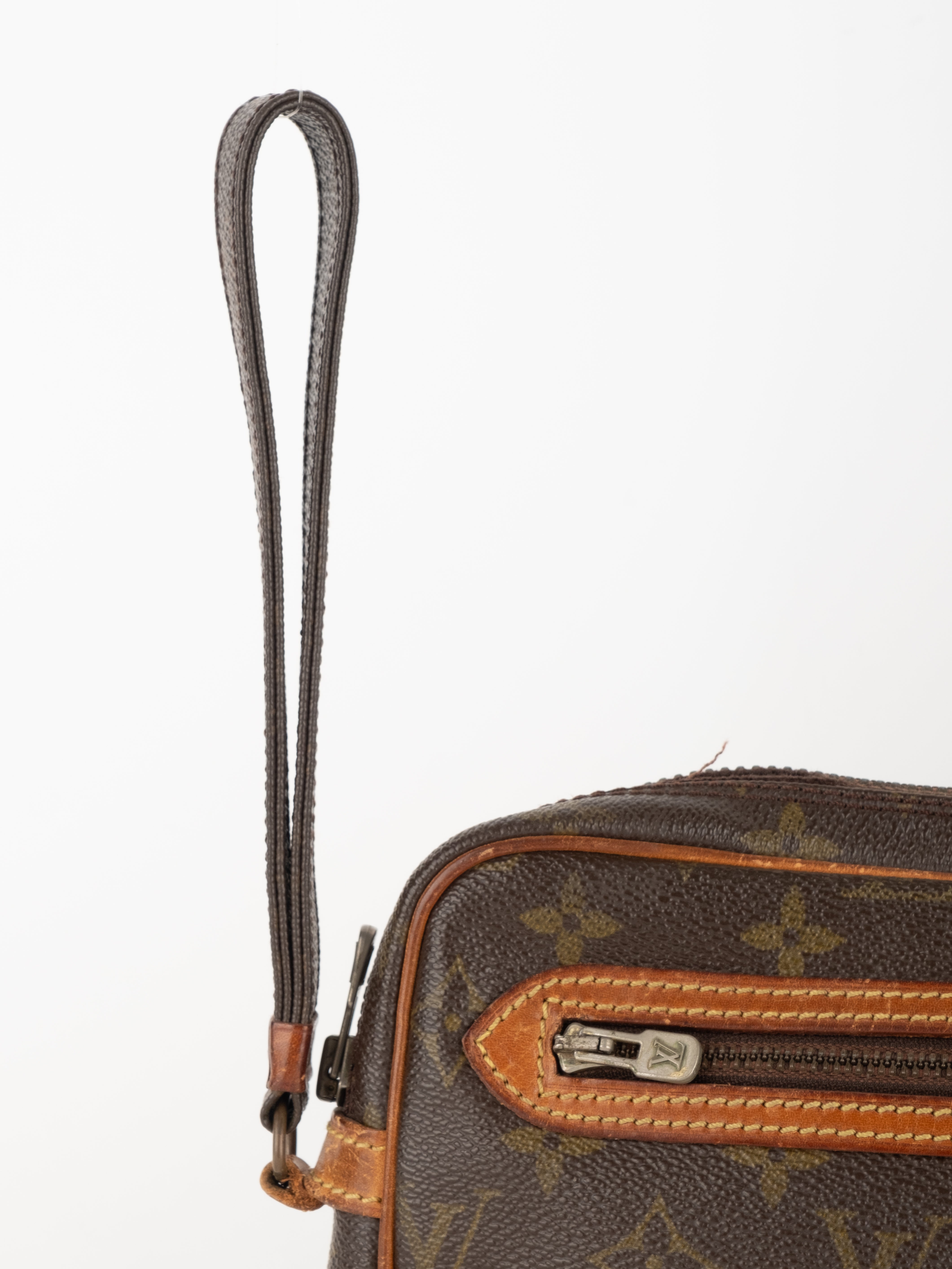 Louis Vuitton Monogram Pochette Clutch