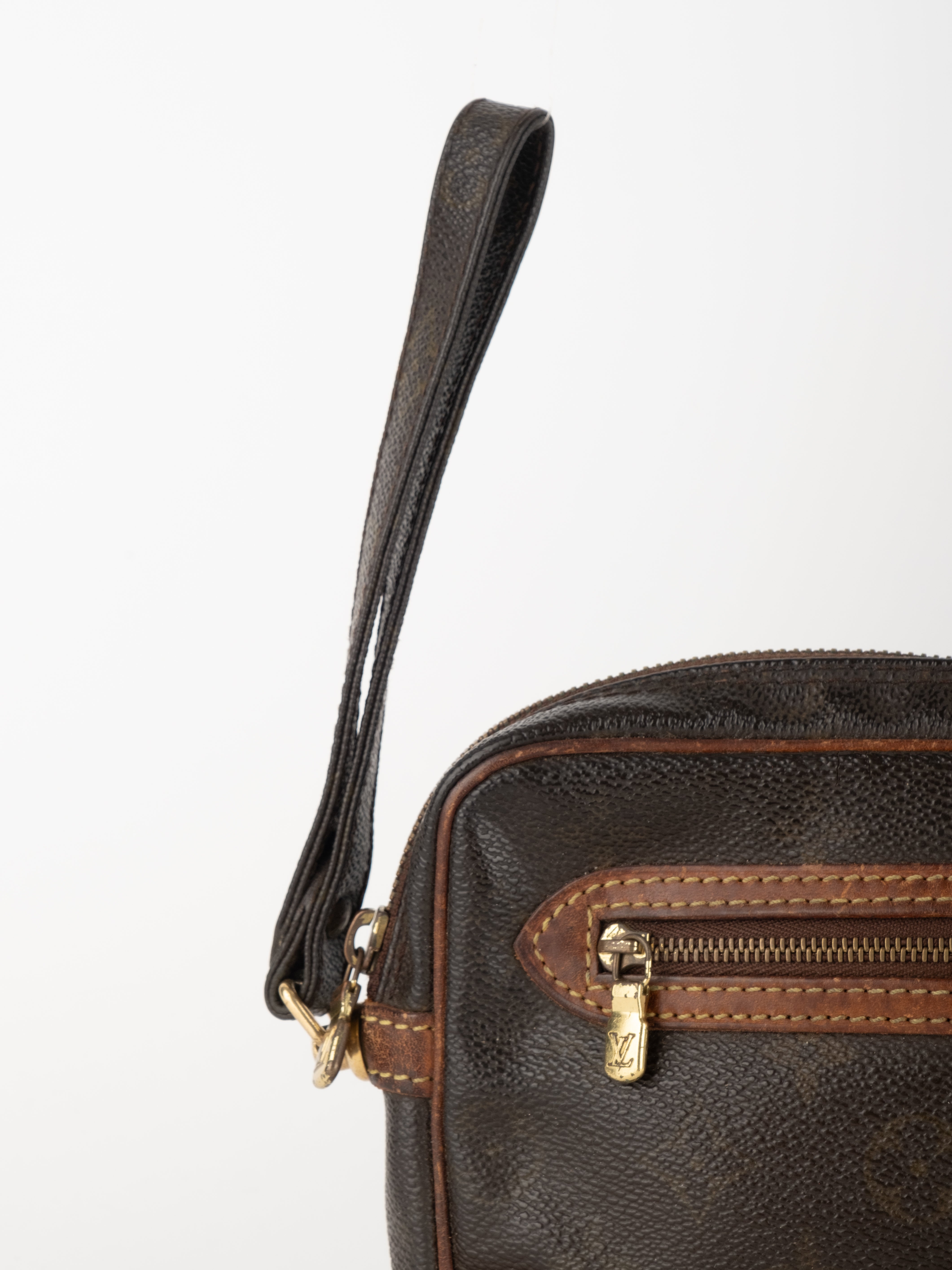 Louis Vuitton Monogram Pochette Clutch