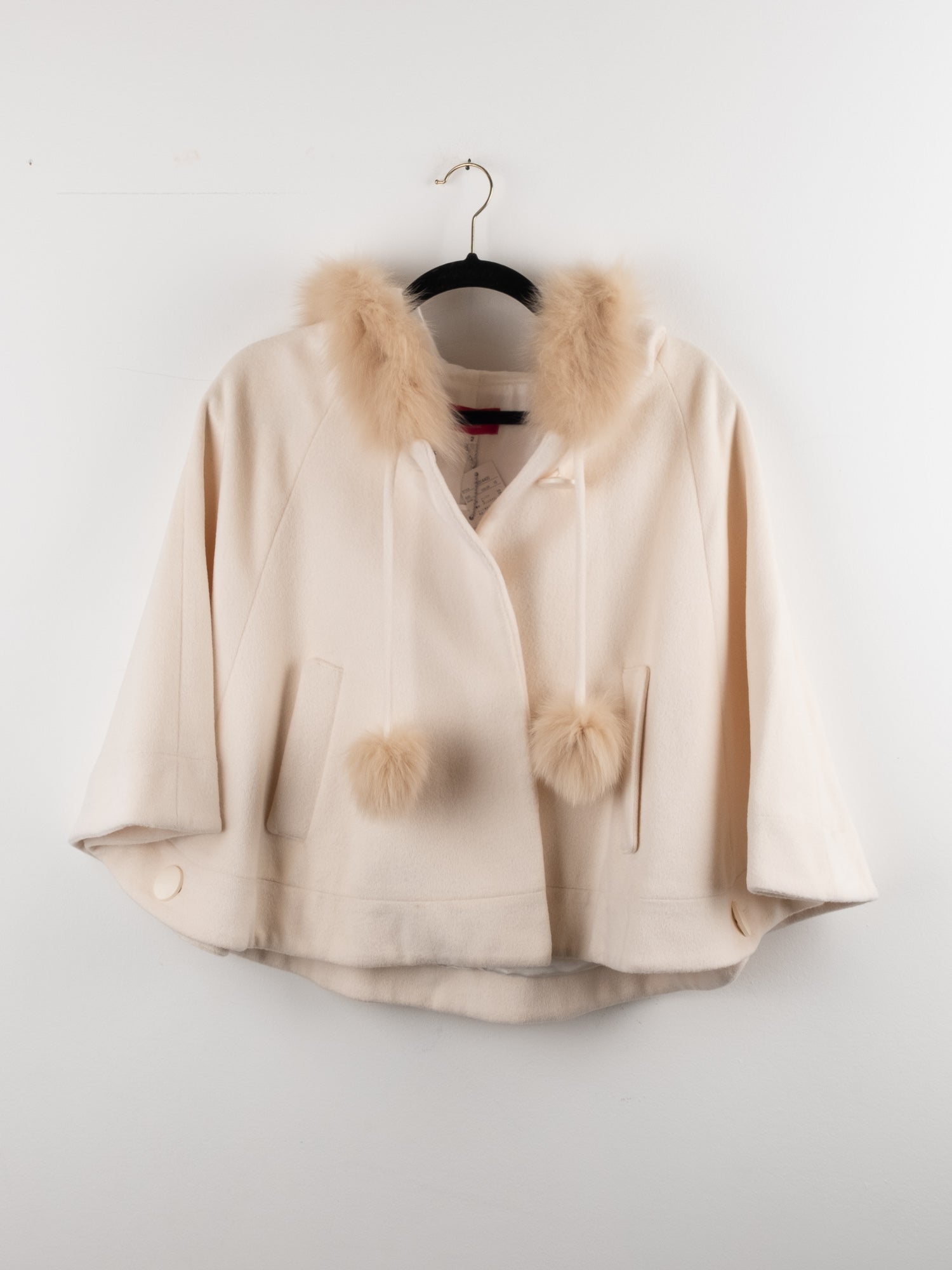 White Short Coat With Fur – Vintage
