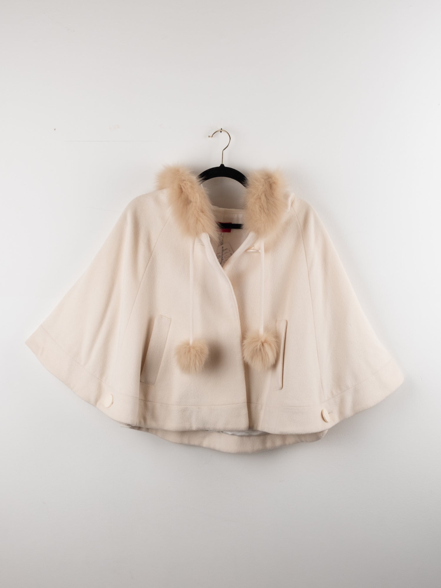 White Short Coat With Fur – Vintage