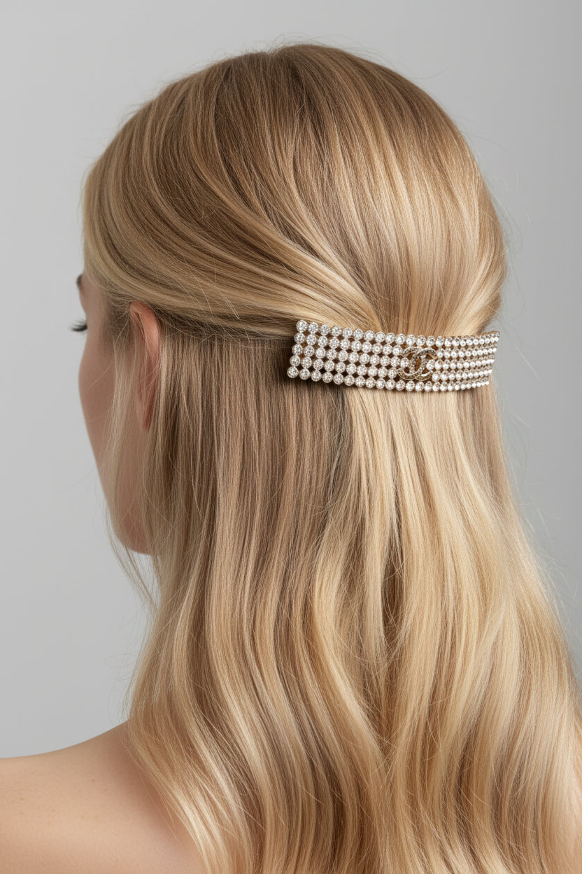CHANEL Vintage Crystal Bar Brooch – Karl Lagerfeld Era 1990s–2000s סופר נדיר להשגה