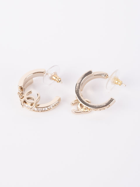 CHANEL Vintage Crystal CC Hoop Earrings by Karl Lagerfeld – Early 2000s נדיר במיוחד