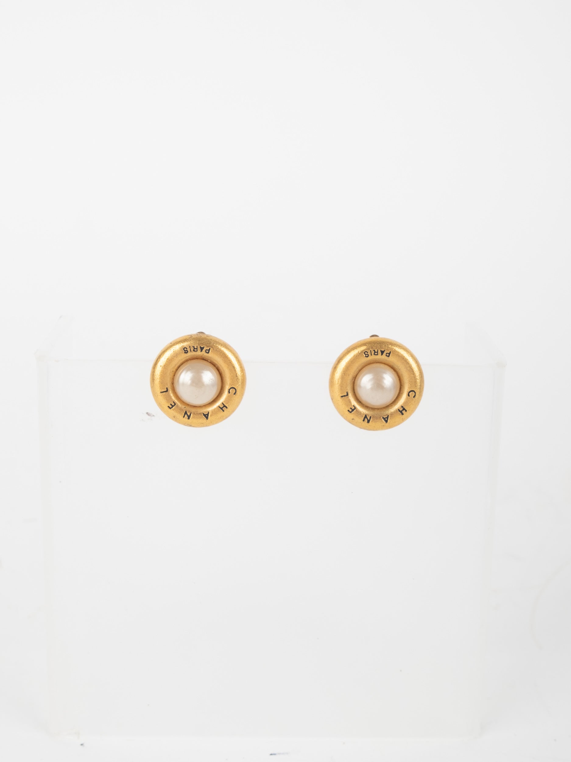 CHANEL CHANEL Vintage Pearl CC Button Earring Karl Lagerfeld eras Gold שנות ה80׳ נדיר במיוחד