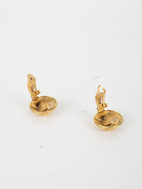 CHANEL Vintage Textured CC Button Earrings Gold Karl Lagerfeld era נדיר במיוחד שנות ה-90'