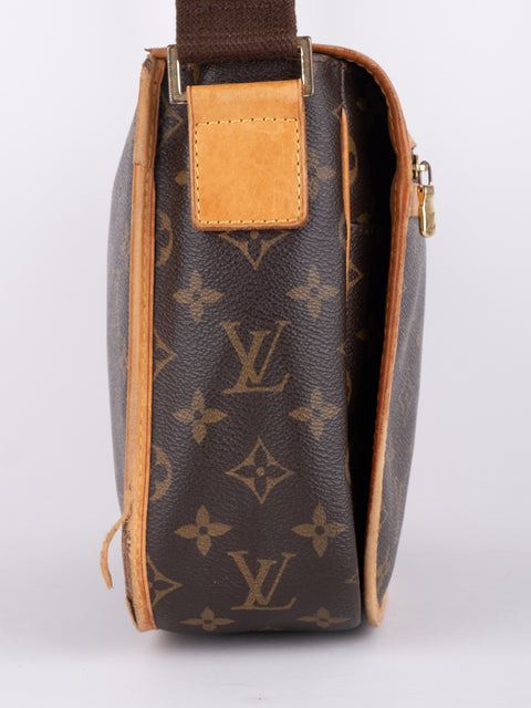 LOUIS VUITTON Vintage Monogram Reporter PM Shoulder Bag