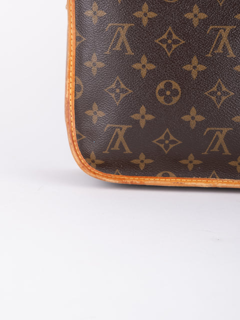 LOUIS VUITTON Vintage Monogram Reporter PM Shoulder Bag