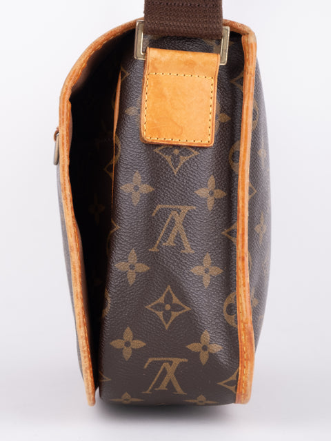 LOUIS VUITTON Vintage Monogram Reporter PM Shoulder Bag