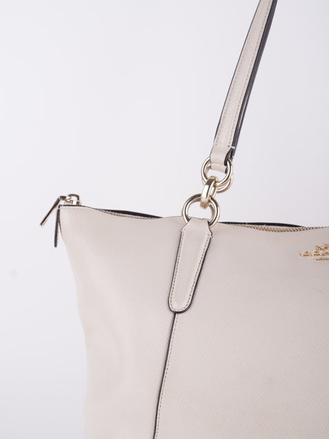 Coach Vintage White Leather Shoulder Tote Bag