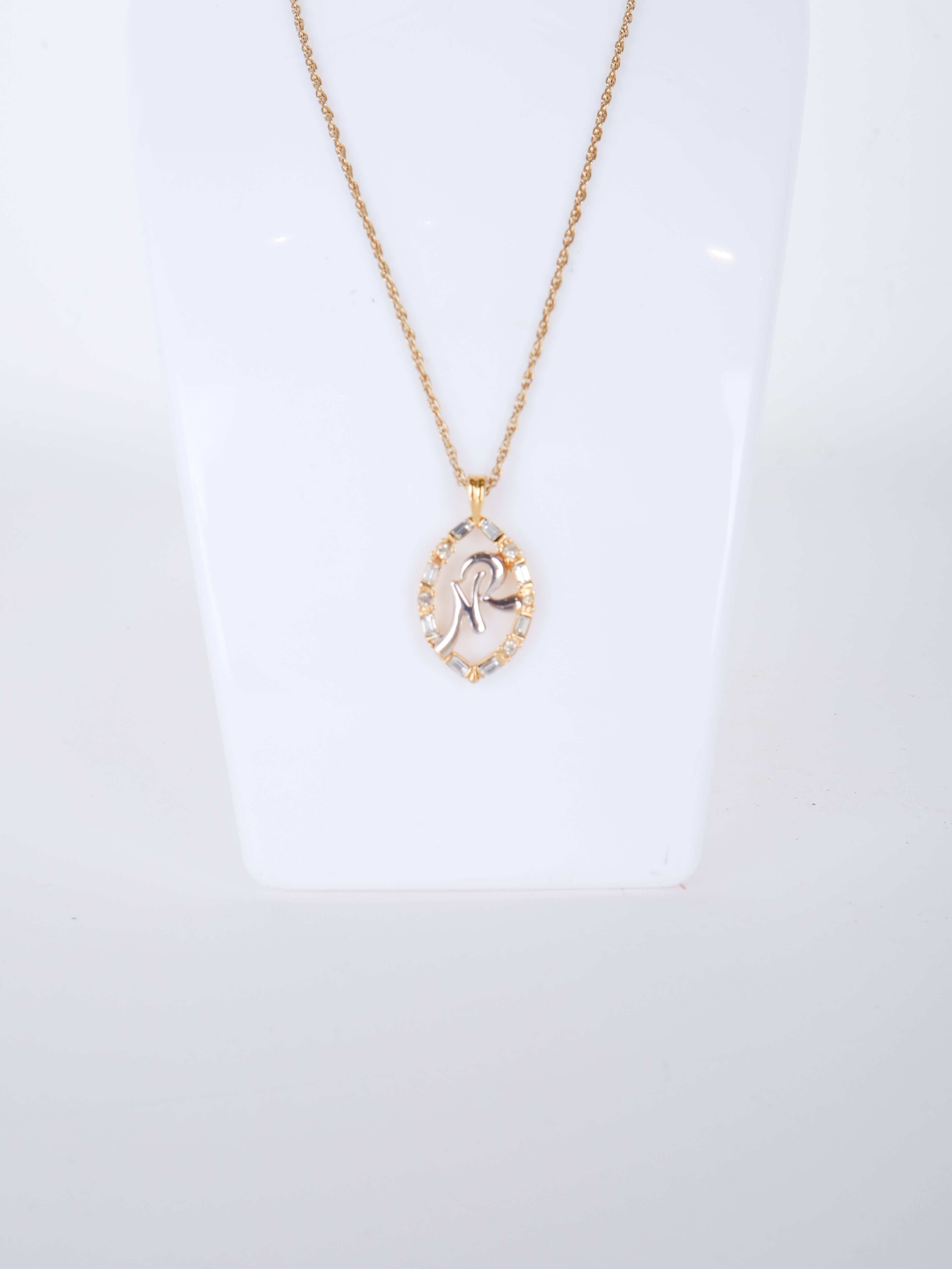 NINA RICCI Oval Initial Pendant Necklace Gold
