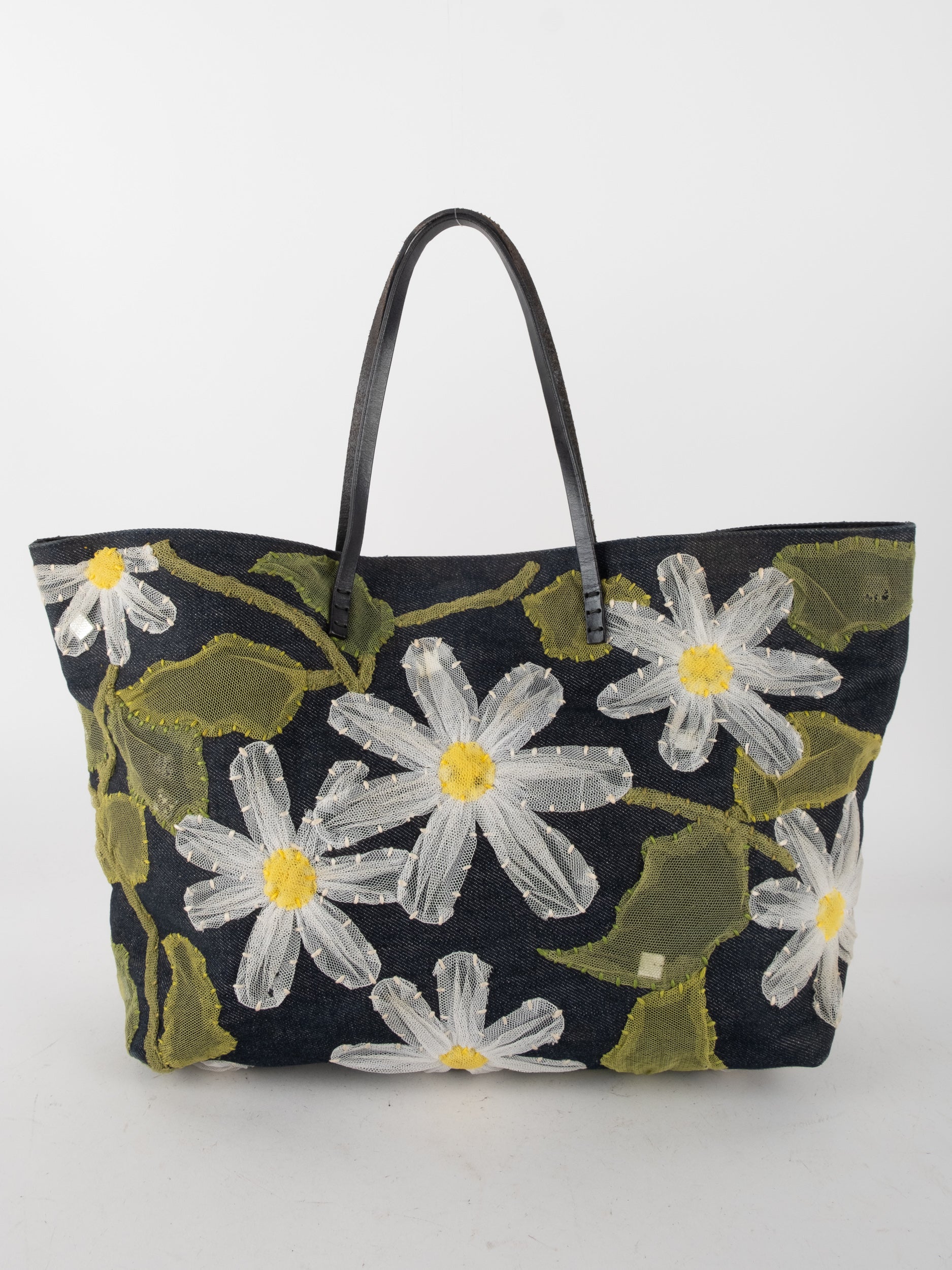 Fendi Denim Flower Embroidered Tote Bag - נדיר מאוד להשגה