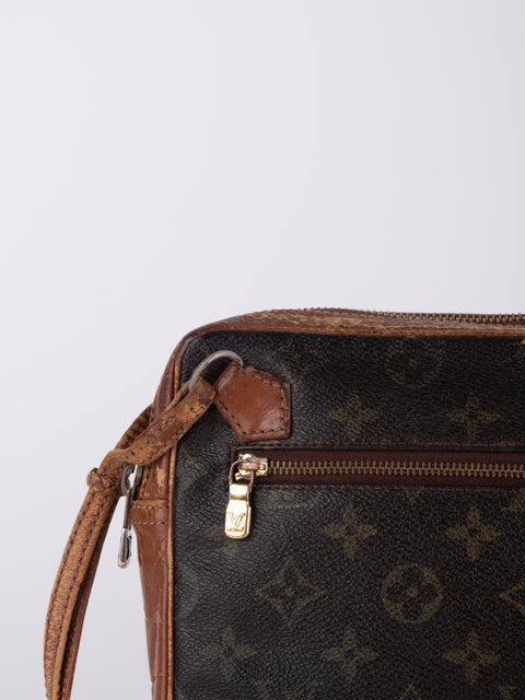 LOUIS VUITTON Vintage Monogram Pochette Bag