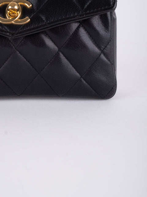 CHANEL Vintage 90s Black Matelassé Shoulder Bag נדיר במיוחד