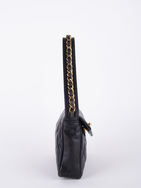 CHANEL Vintage 90s Black Matelassé Shoulder Bag נדיר במיוחד