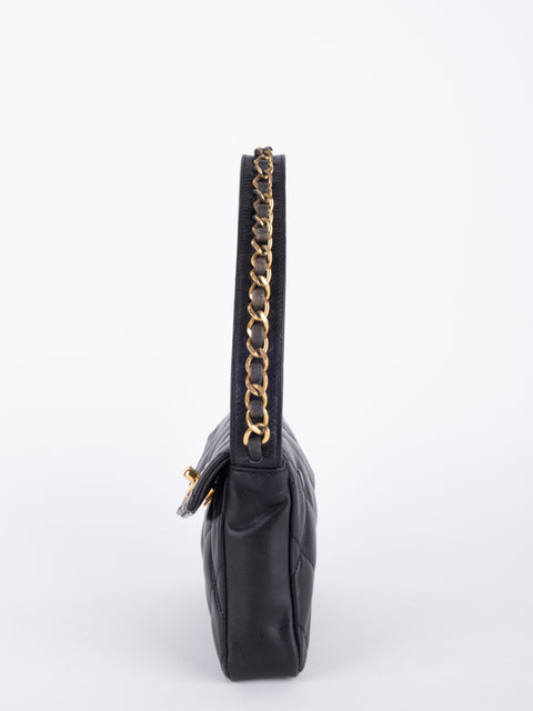 CHANEL Vintage 90s Black Matelassé Shoulder Bag נדיר במיוחד