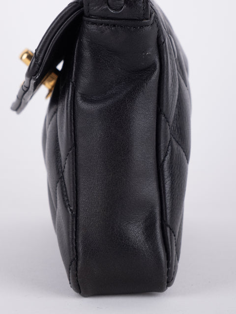 CHANEL Vintage 90s Black Matelassé Shoulder Bag נדיר במיוחד