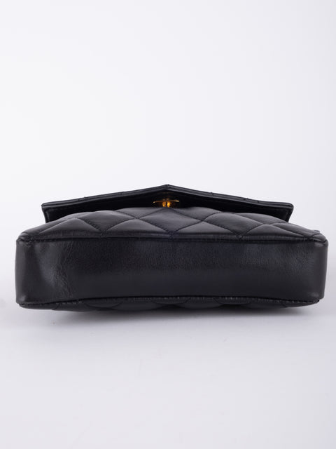 CHANEL Vintage 90s Black Matelassé Shoulder Bag נדיר במיוחד