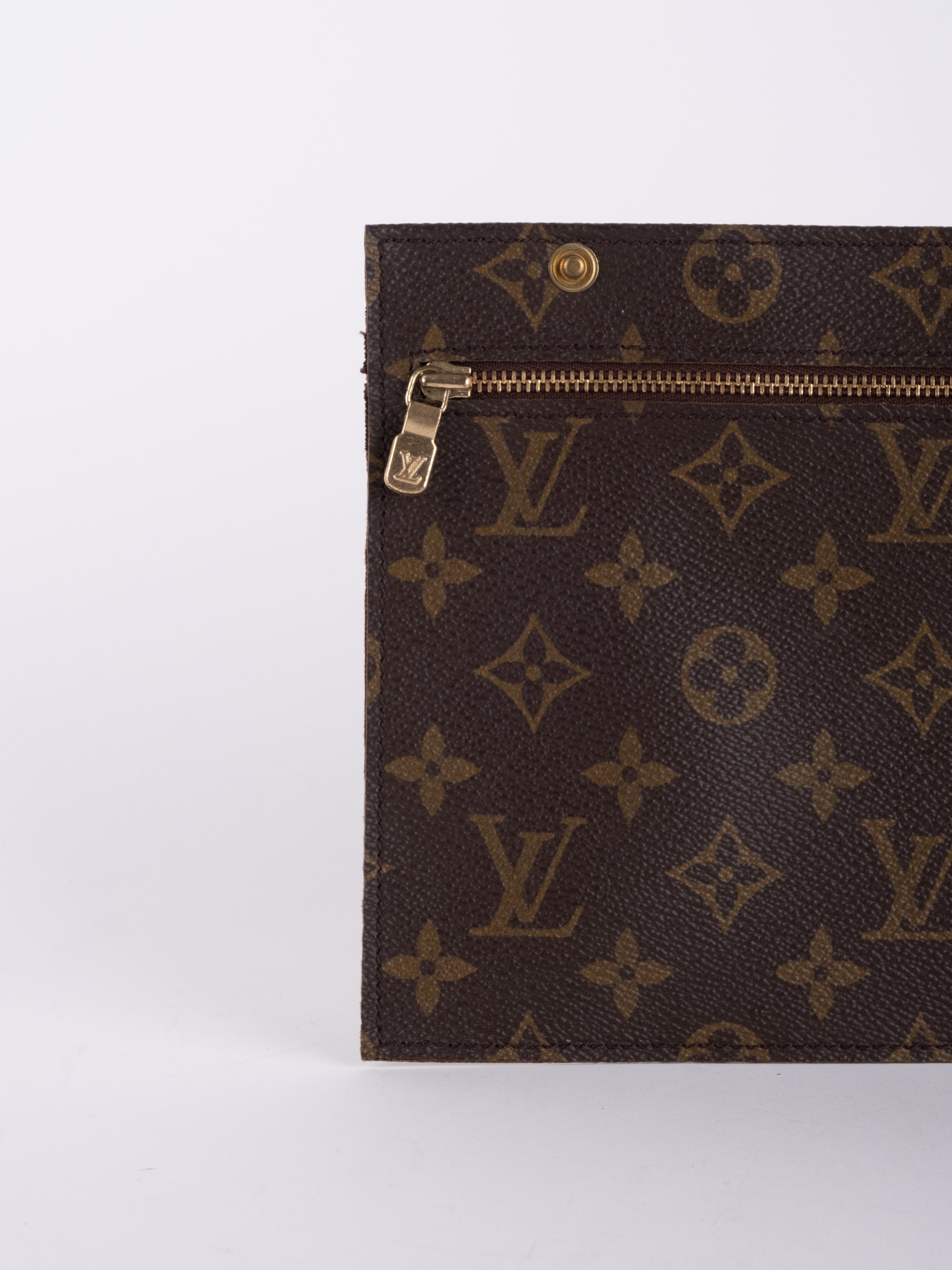 Louis Vuitton Monogram Pochette Clutch