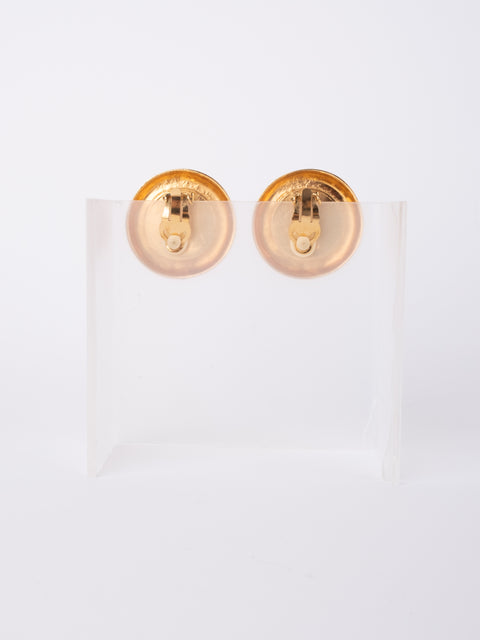 CHANEL Vintage Pearl Round Clip-On Earrings by Karl Lagerfeld 1980s–1990s סופר נדיר להשגה