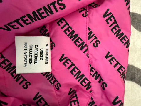 VETEMENTS Raincoat Pink Logo Print